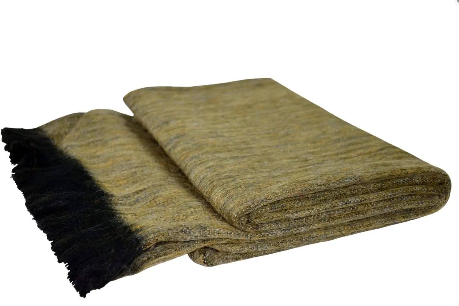 Alpaca Land, Handmade Ecuadorean Alpaca Wool Shawls