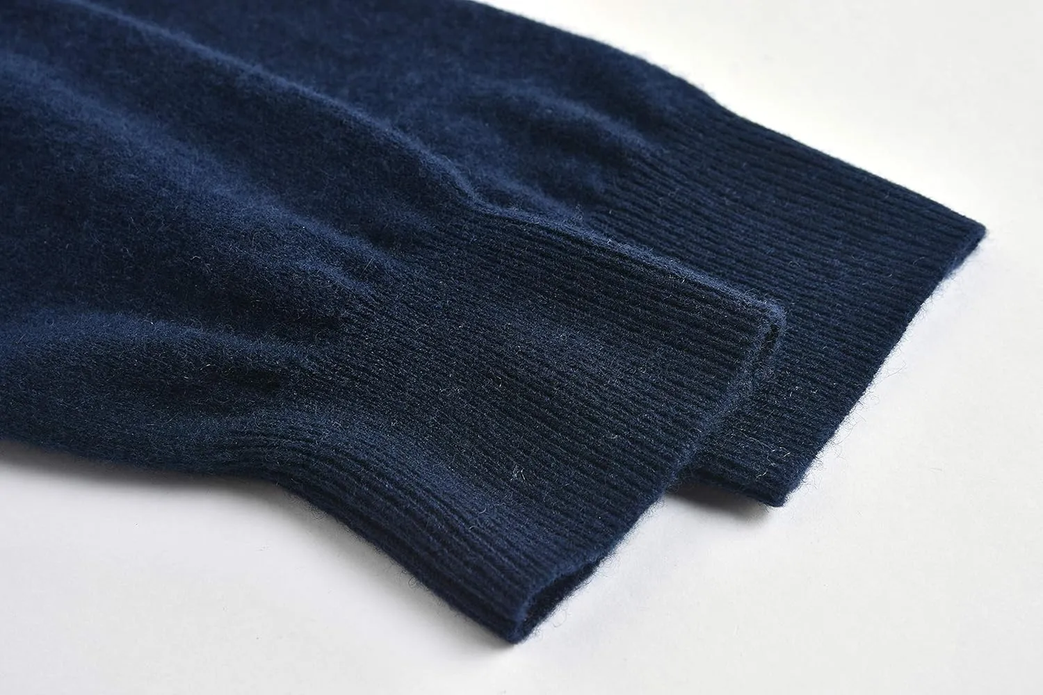 BEYOND FASHION Men's 100% Pure Cashmere Cardigan Sweater V Neck Button Front