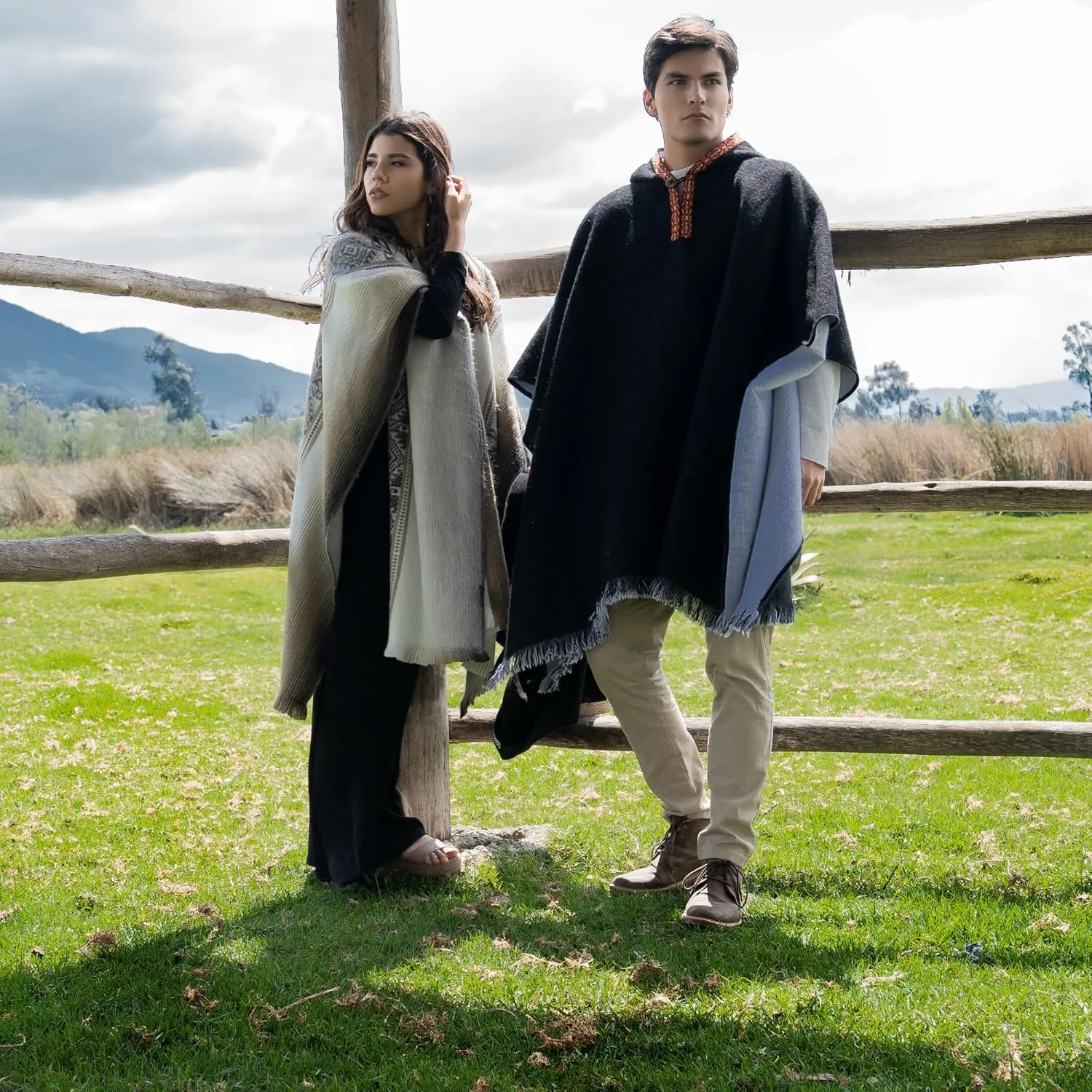 QISU Alpaca Wool Poncho, Handmade in Ecuador, Thick, Warm and Alpaca Wool Poncho, Lightweight and Soft