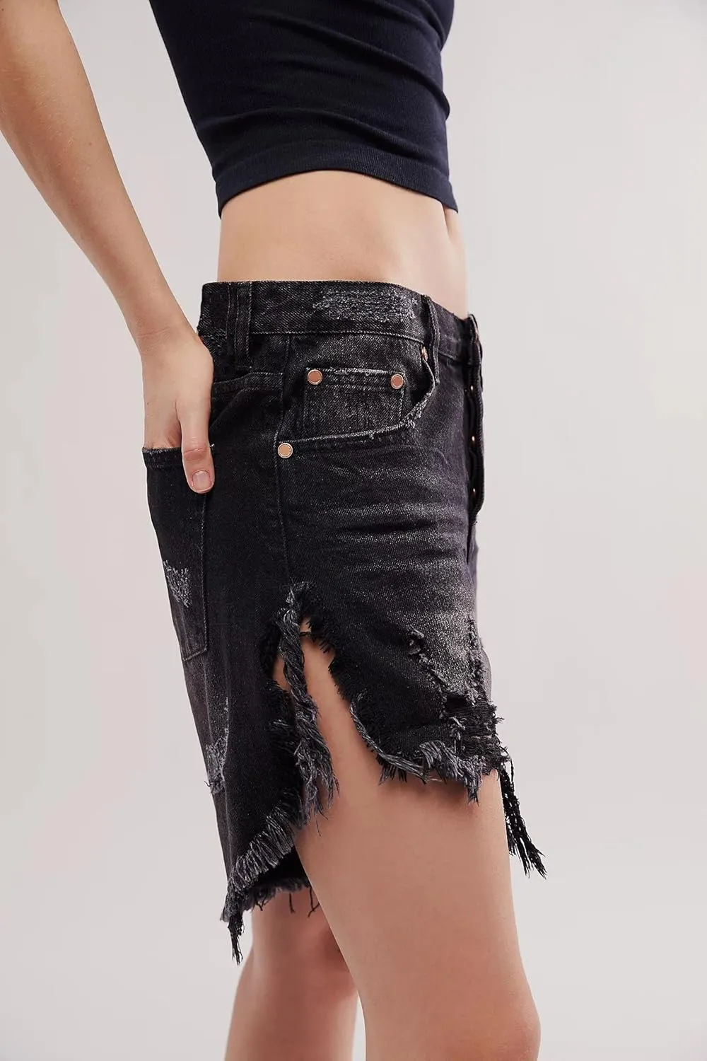 Women Cut Off Denim Shorts Low Waisted Frayed Raw Hem Ripped Distressed Baggy Jeans Shorts Casual Wide Leg Shorts